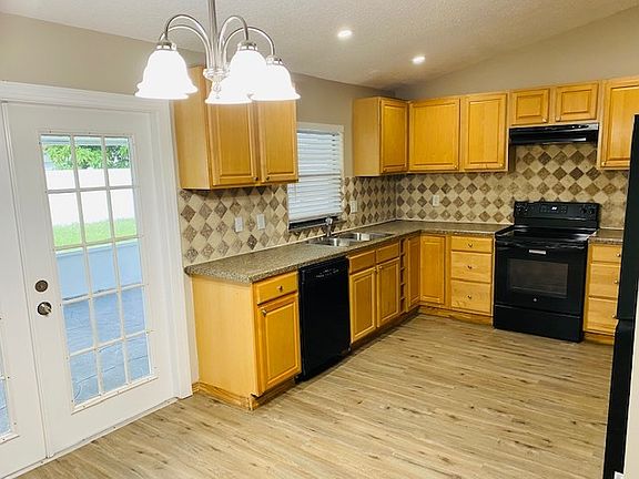 5th image of 941 Delano Ct
