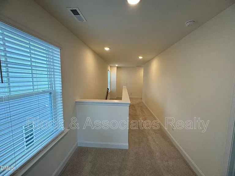 37 Bluebell St — Photo 12
