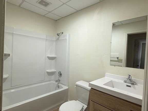 5th image of 11960 Meadowview Rd APT 7
