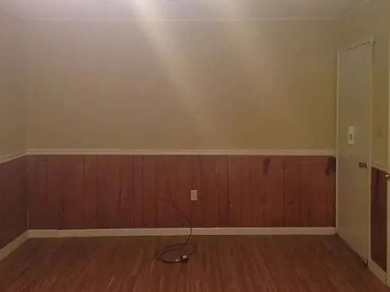 1325 Woody Dr — Photo 3