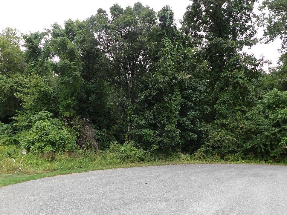 2nd image of 185 Shenks Ferry Rd
