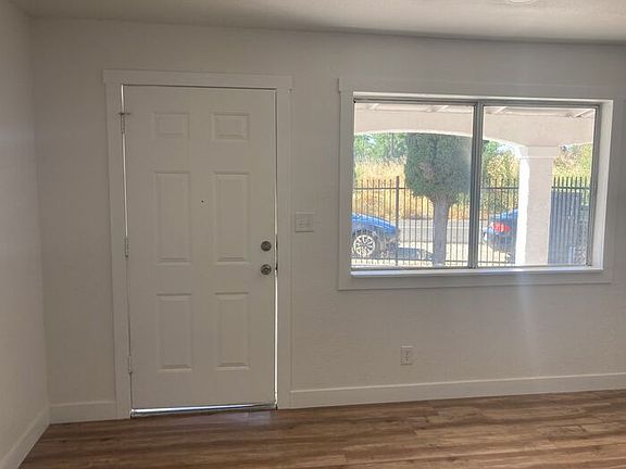 5th image of 876 S Drake Ave