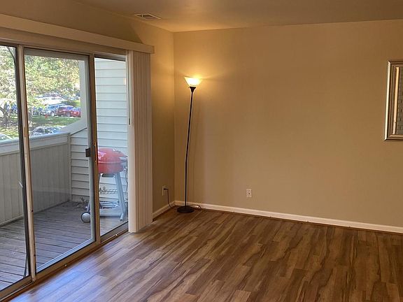 5th image of 18203 Chalet Dr APT 4