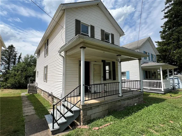 421 E 2nd St, Derry, PA 15627