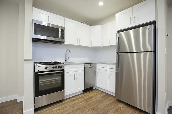 Rented by REAL New York | media 6