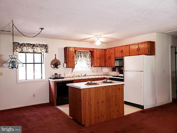 5th image of 4063 Rolling Hills Dr