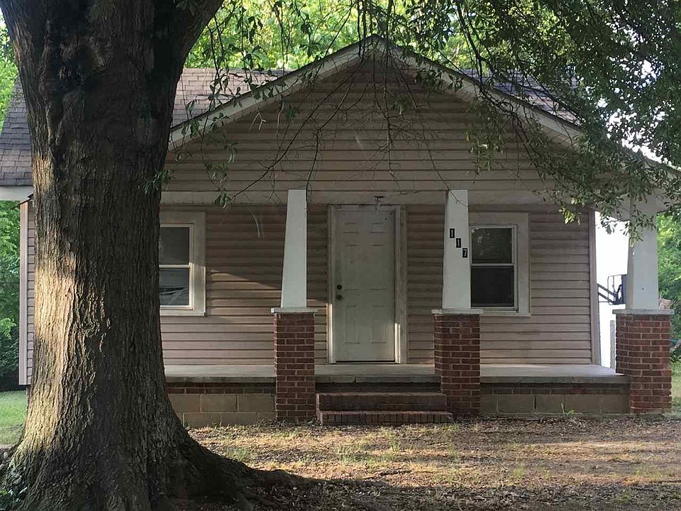2nd image of 117 4th Street Ext