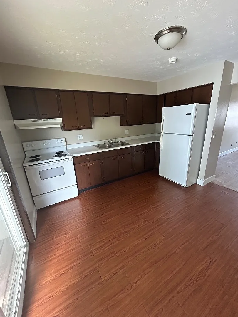 19 Lakeshore Drive Apt 10 - 659-B — Photo 1