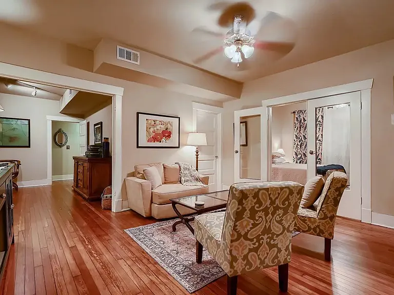 4403 Woodside St — Photo 2