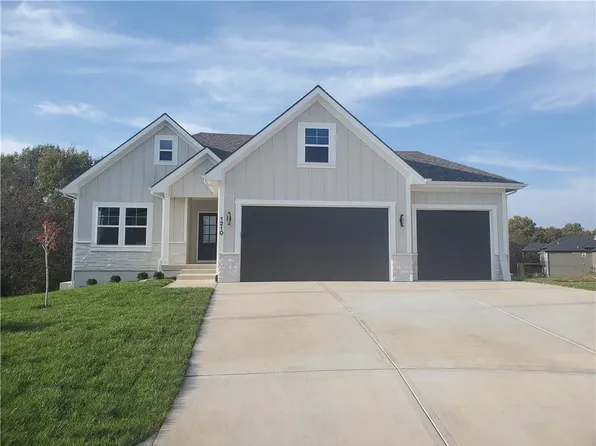 1209 NW 4th St, Oak Grove, MO 64075
