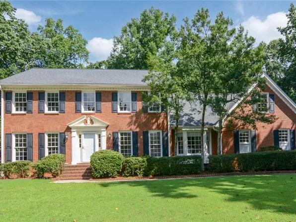 6095 Courtside Dr NW, Peachtree Corners, GA 30092