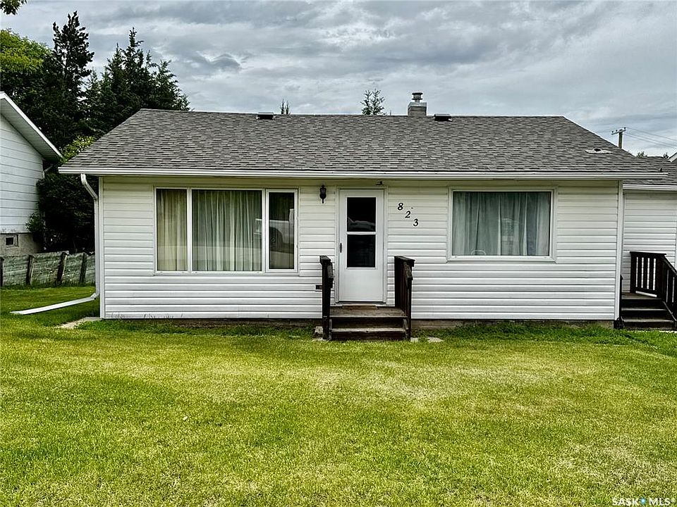 1st image of 821 Sturgis AVENUE