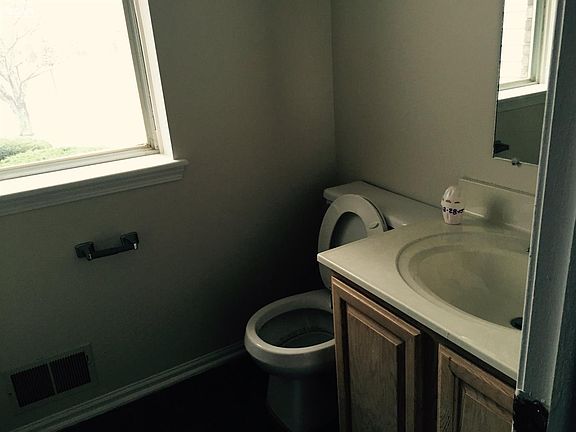 5th image of 5235 Country Wood Ln