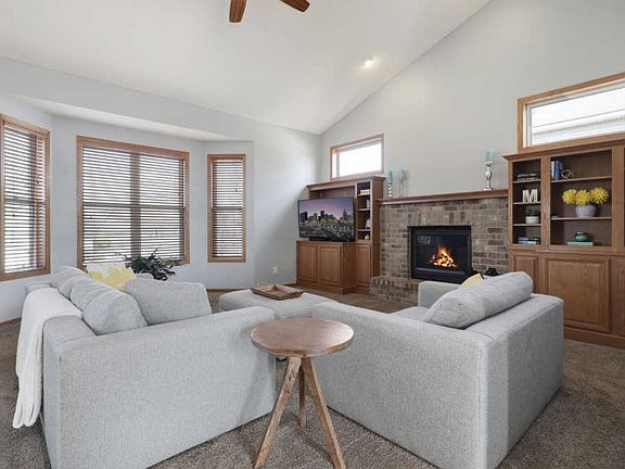 3rd image of 3127 Aaron Dr