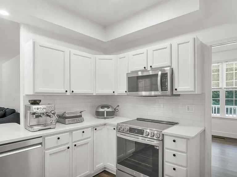 717 Lantern Pl — Photo 18