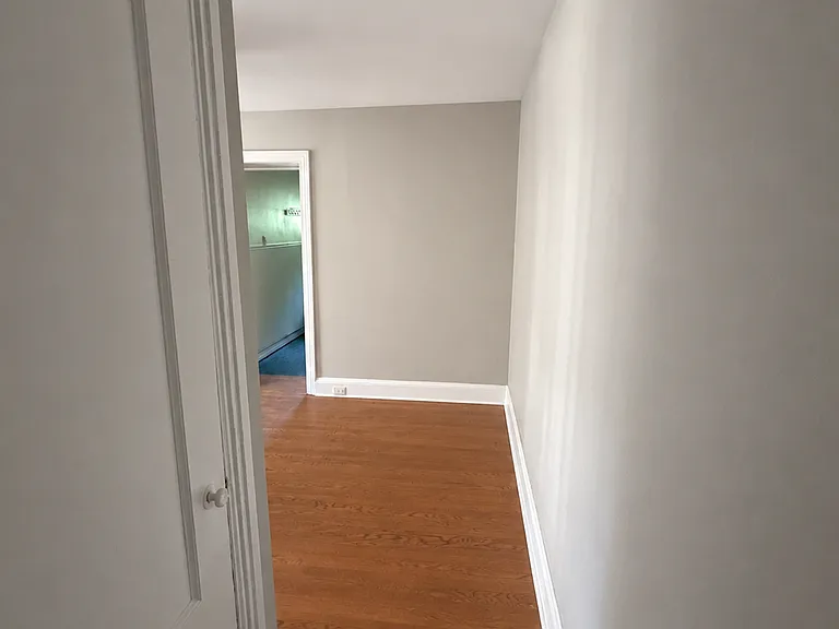 5911 Greene St #1R — Photo 7