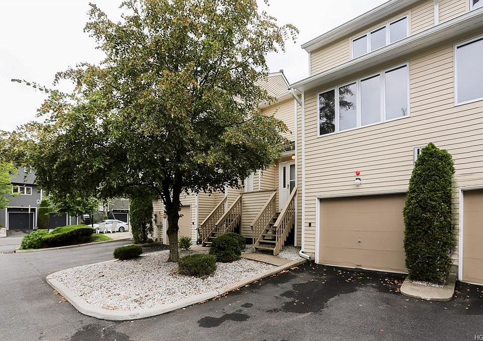 1st image of 83 Village Grn