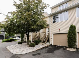 83 Village Grn, Bardonia, NY 10954