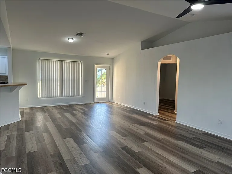 2207 NE 15th Ln — Photo 11