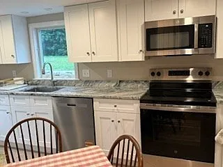 2 bed, 1.5 bath, 1200 sqft, $2,900 — Photo 2
