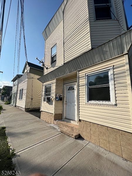 1st image of 579 Mcchesney St