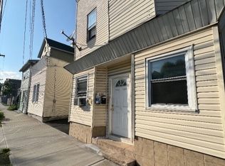 579 McChesney St, Orange, NJ 07050