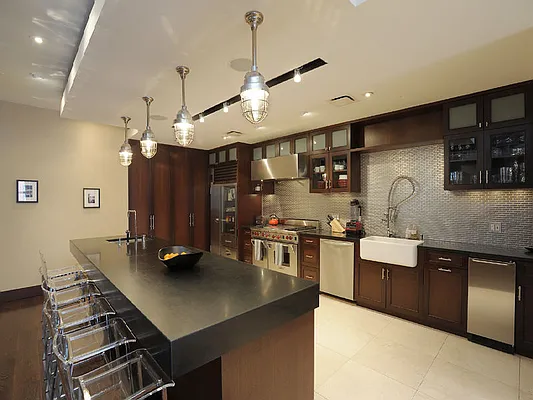 Sold by Sotheby's International Realty | media 21