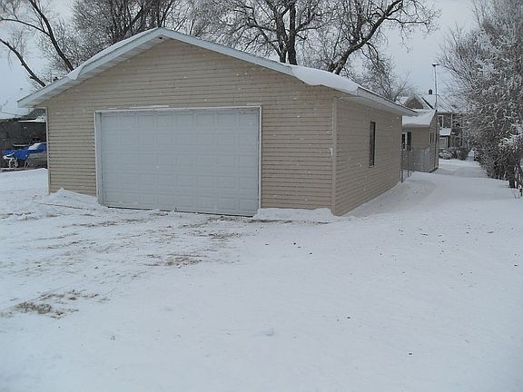 3rd image of 510 4th St W