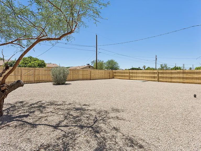 735 E South Mountain Ave — Photo 34