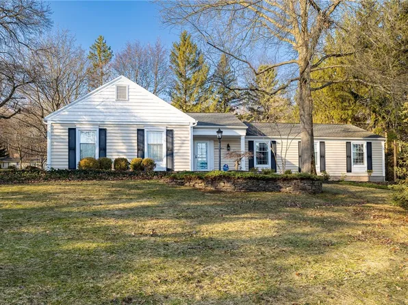 26 Greylock Rdg, Pittsford, NY 14534