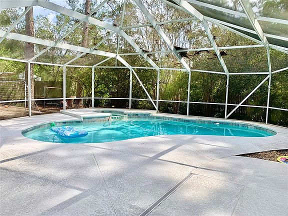 3rd image of 2219 NW 17TH AVENUE
