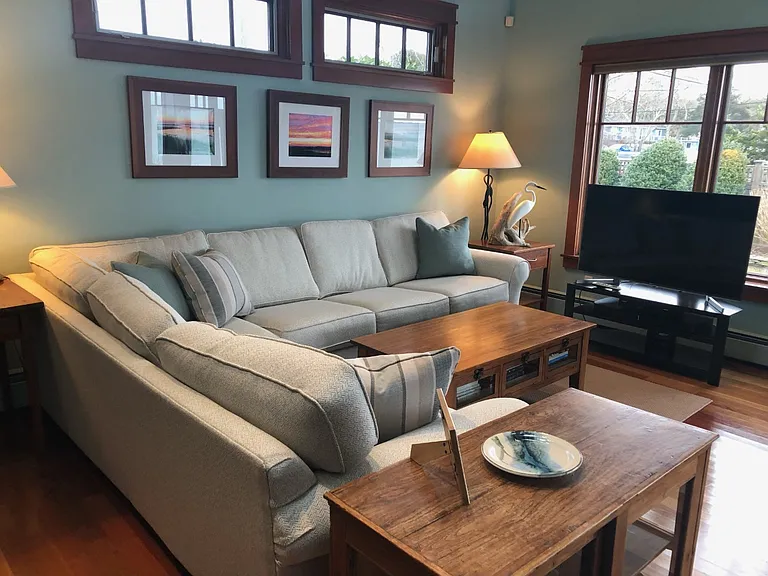 312 E Montauk Hwy — Photo 8