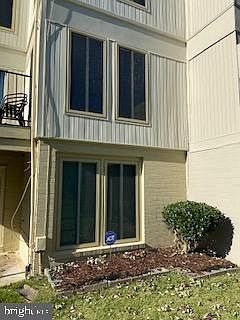 5th image of 1823 N Shore Ct