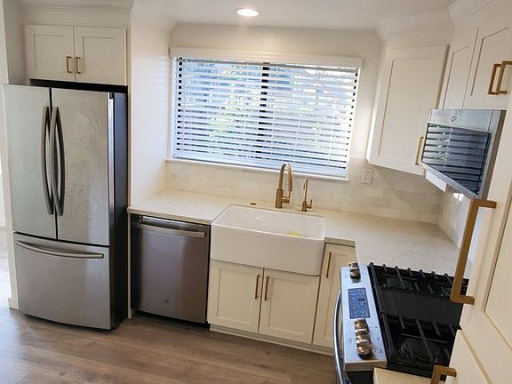 3rd image of 161 Crown Cir