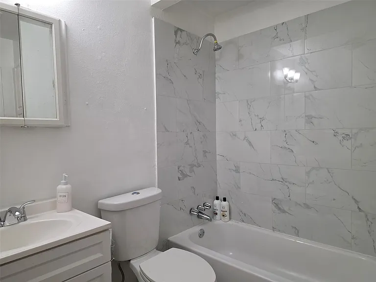 853 Broadway Ave #A — Photo 6