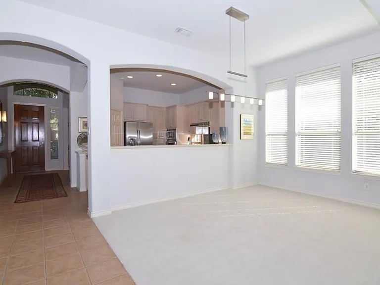714 Pelican Hills Dr — Photo 5