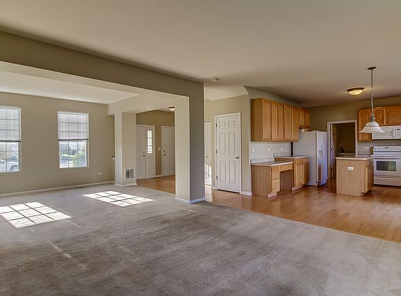 4th image of 198 S Forest Cove Dr