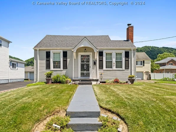 6634 Roosevelt Ave, Charleston, WV 25304