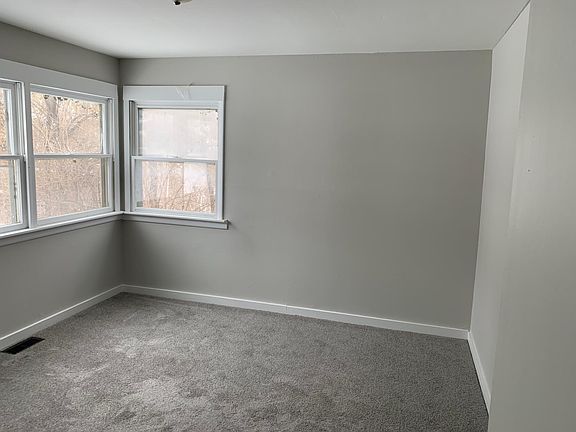 3rd image of 5023 Walker Ave