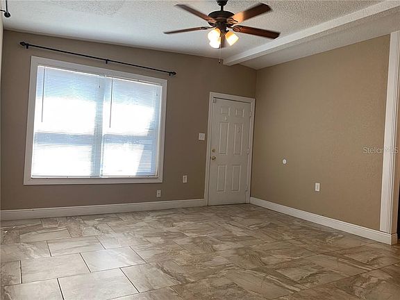 4th image of 5917 Bolling Dr