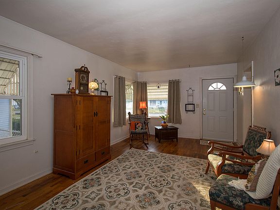 4th image of 19 Hannah St