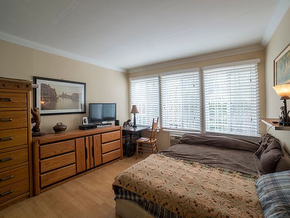 5th image of 1240 N June St