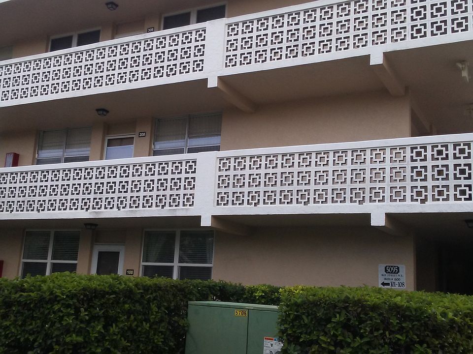1st image of 5095 Bay St NE APT 208