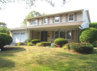 55 Grange Rd, Elk Grove Village, IL 60007