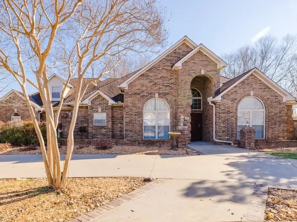 611 Providence Dr, Bryant, AR 72022