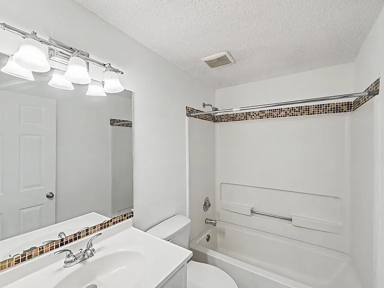 9626 Vinca Cir #D — Photo 9