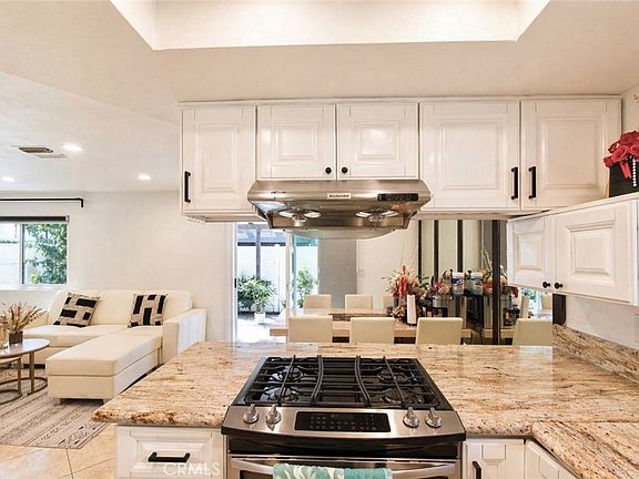 5th image of 128 S Fairview St #1