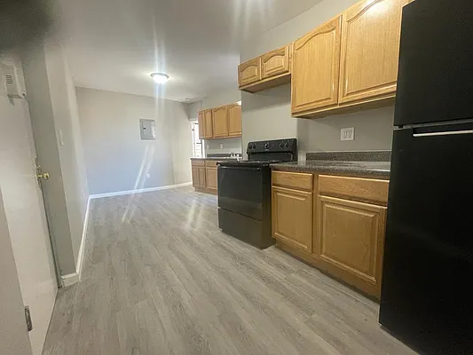 Rented by Bruma Realty LLC | media 9