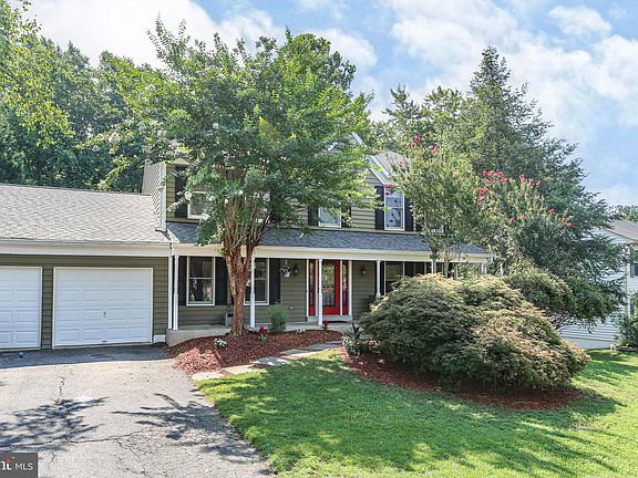 5th image of 19 Snow Meadow Ln
