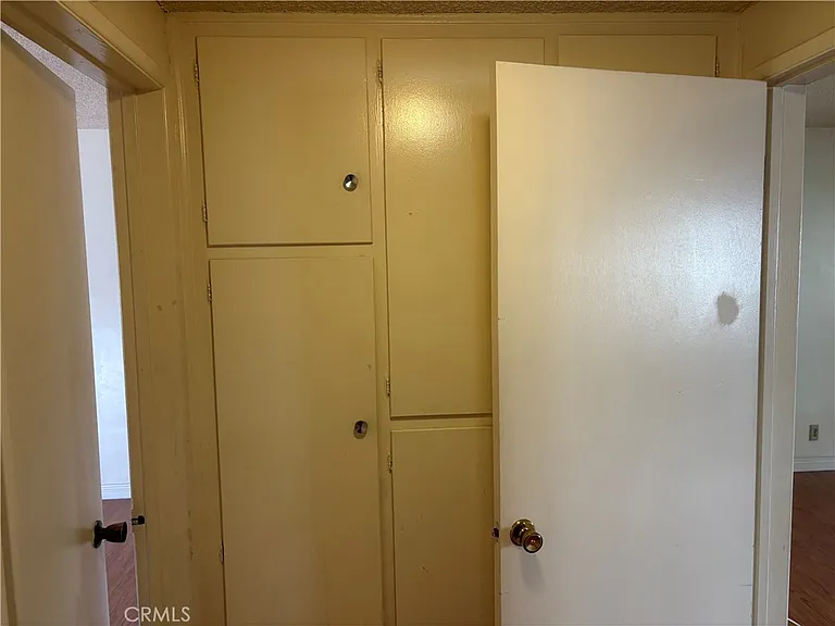 415 N 3rd St #F — Photo 11